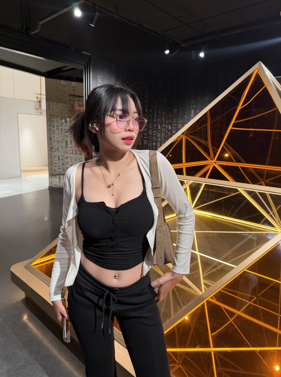 bowie_🎀 tweet media