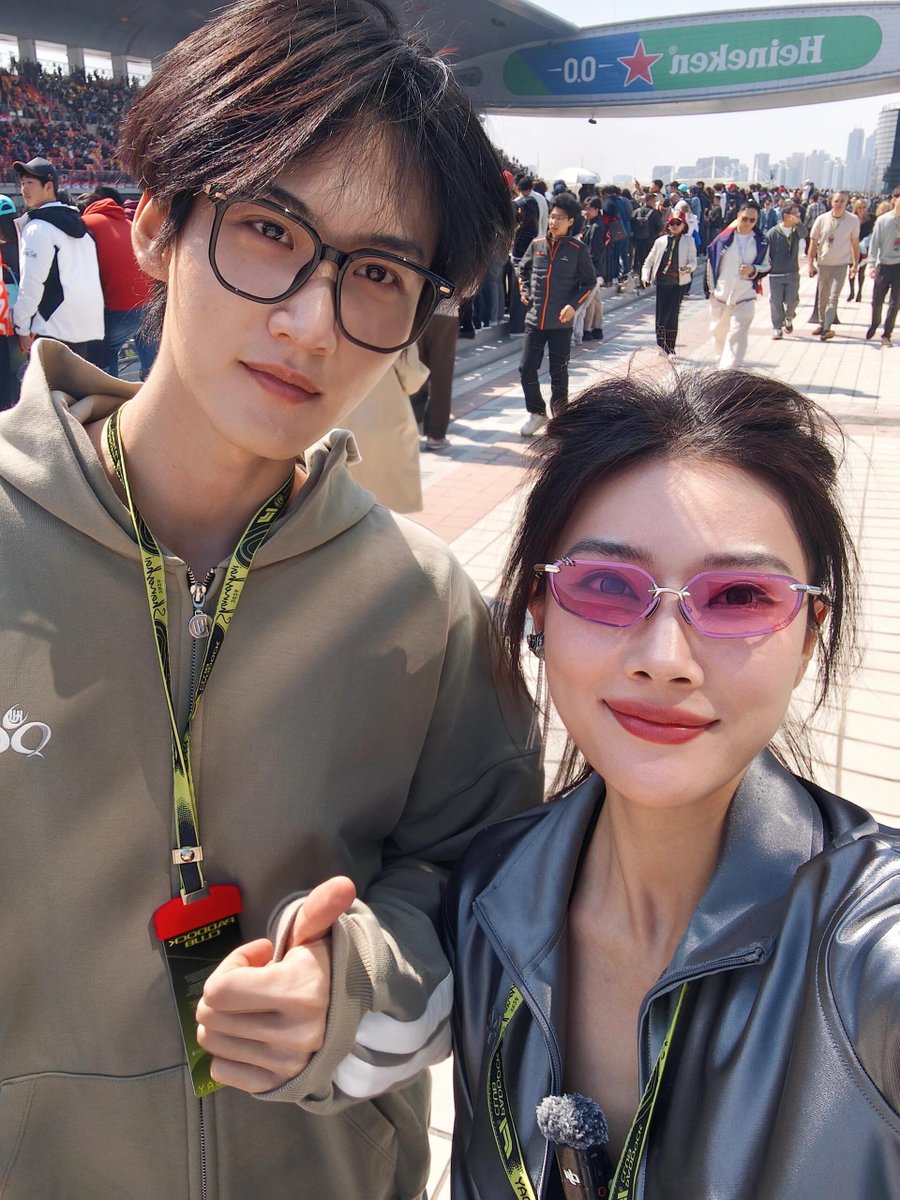 ขายรองพื้น คุชชั่น แป้ง ลิปติดนะ แต่ตัว BA หน้าสดทุกวัน 55555555555

#周柯宇 #โจวเคออวี่ #ZhouKeyu #DanielZhou