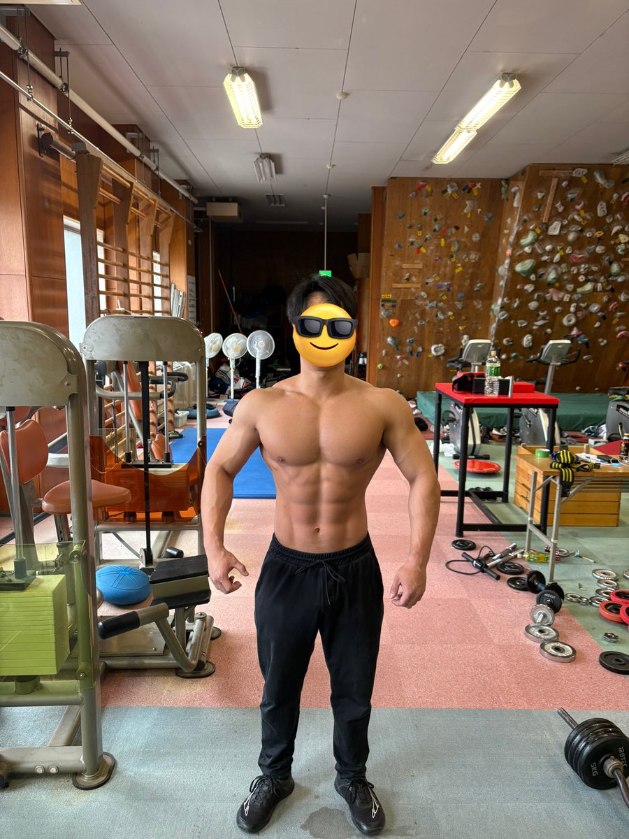 trainee_n45's tweet photo. 減量開始ちょうど1ヶ月半
74.2 kg → 70.3 kg (-3.9 kg)

まあまあのペースか
実習＋週5バイトきついけど、賄いで減量ご飯出してくれるからモチベ維持につながっている。感謝です。 https://t.co/6B3AurcsFm