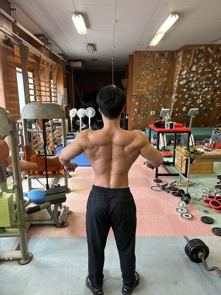 trainee_n45's tweet photo. 減量開始ちょうど1ヶ月半
74.2 kg → 70.3 kg (-3.9 kg)

まあまあのペースか
実習＋週5バイトきついけど、賄いで減量ご飯出してくれるからモチベ維持につながっている。感謝です。 https://t.co/6B3AurcsFm