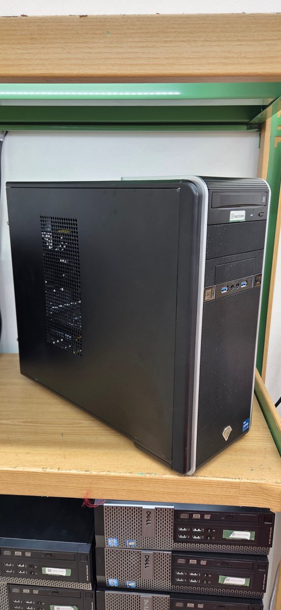 明日の限定商品です✨

12世代i7にRTX3060(12GB)を搭載！
メモリも32GBでスキなしの構成です(/・ω・)/

抽選券配布は本日と同じ11:00~12:00となっております！

皆様のご来店お待ちしております！

#なんば #ヲタロード #PCコンフル #ゲーミングPC #1台限定 #抽選方式