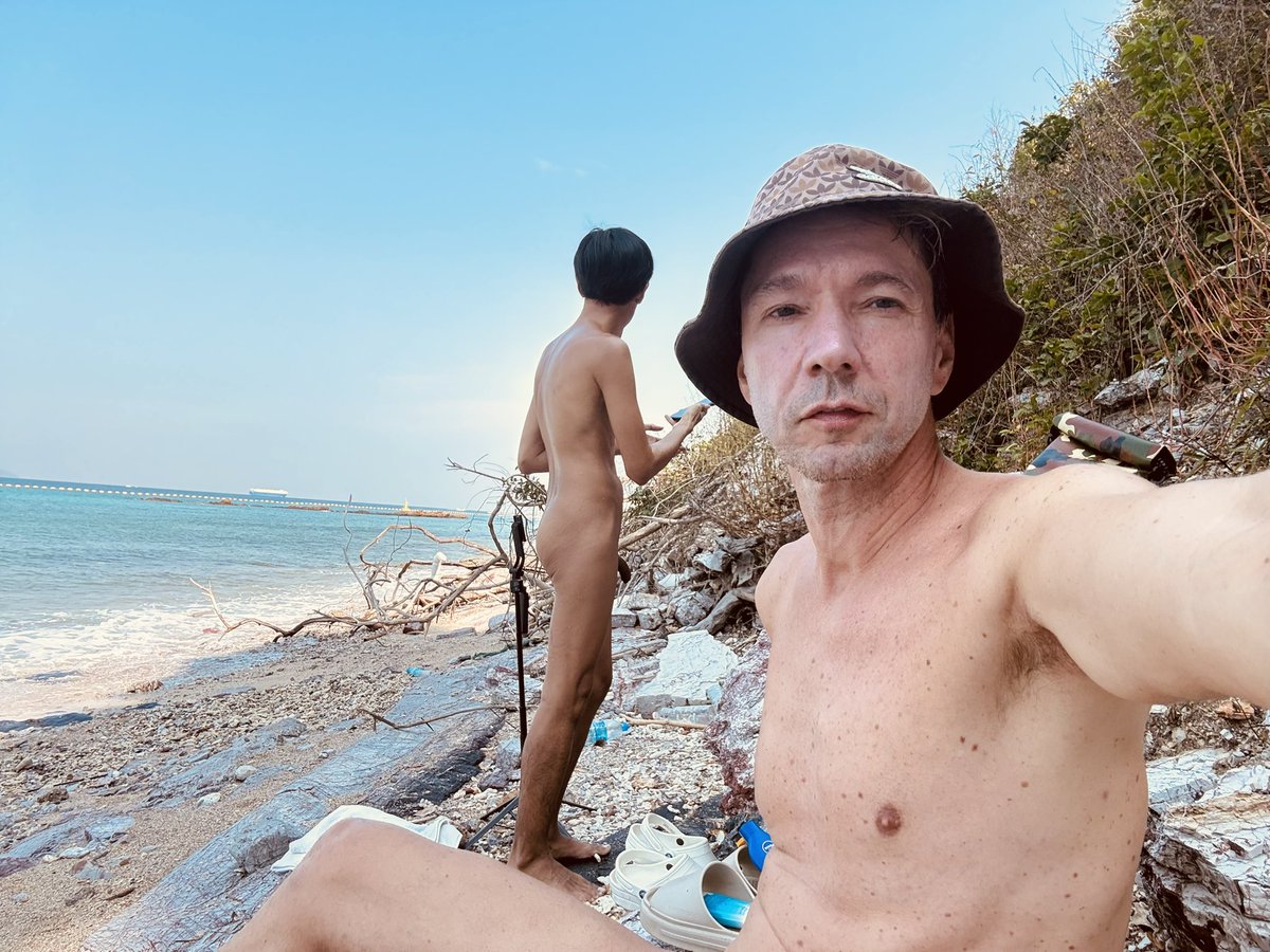 WillyNudist's tweet photo. very nice Nudebeach 😜 @DtuOsreVts1ehT https://t.co/FWuqoPoxIW