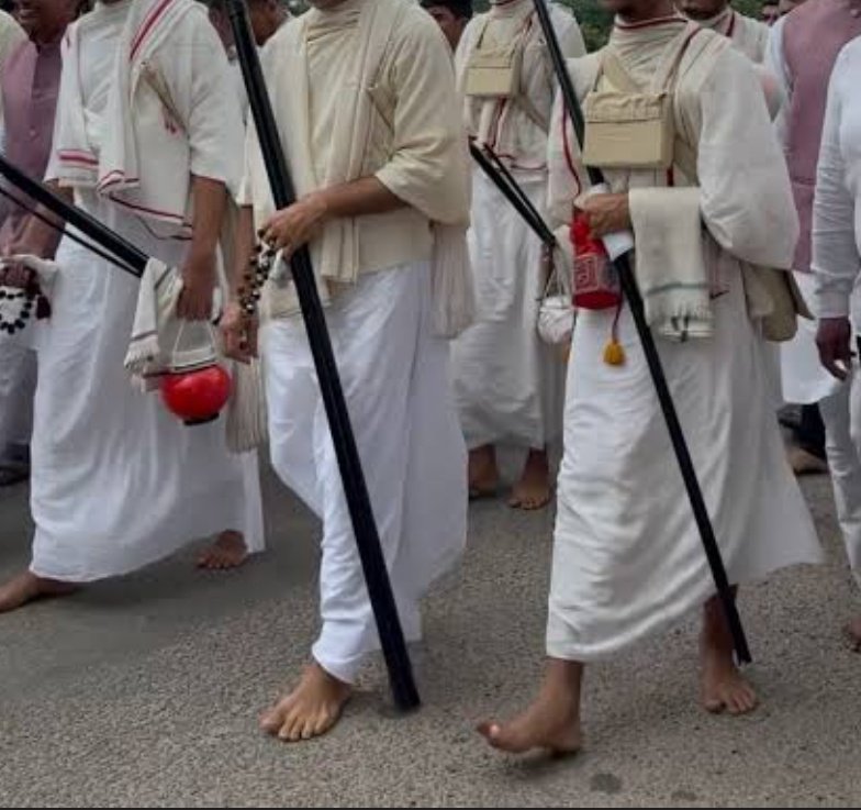 धर्म के लिए जो जो दुख भोगने पड़ते है उसमें से कुछ शरीर संबंधी है, कुछ वचन संबंधी है और कुछ मन संबंधी है - इन सबका समावेश बाइस परिषह में किया गया है।*

*पाप हम मज़े से करते है ना? तो अब पाप के उदय के कारण जो दुख आते हैं उन्हें भी मज़े से सहन कर लेना है! 📖
#SamyakGyan