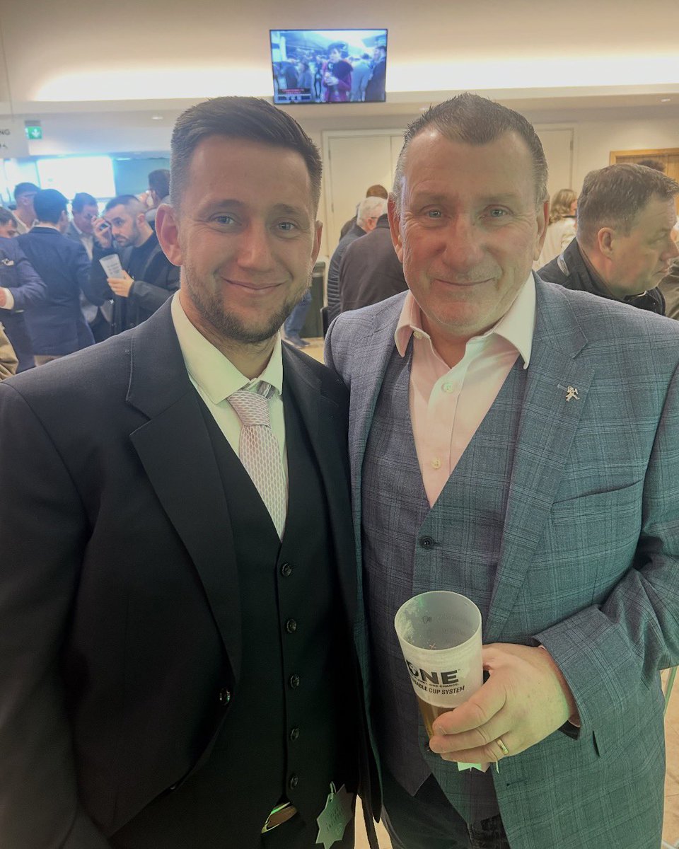 paulasanders1's tweet photo. I know I don’t look old enough to have one child in their 30’s but now I have 2.   Happy 30th birthday Aaron x https://t.co/REAkQPxAzU