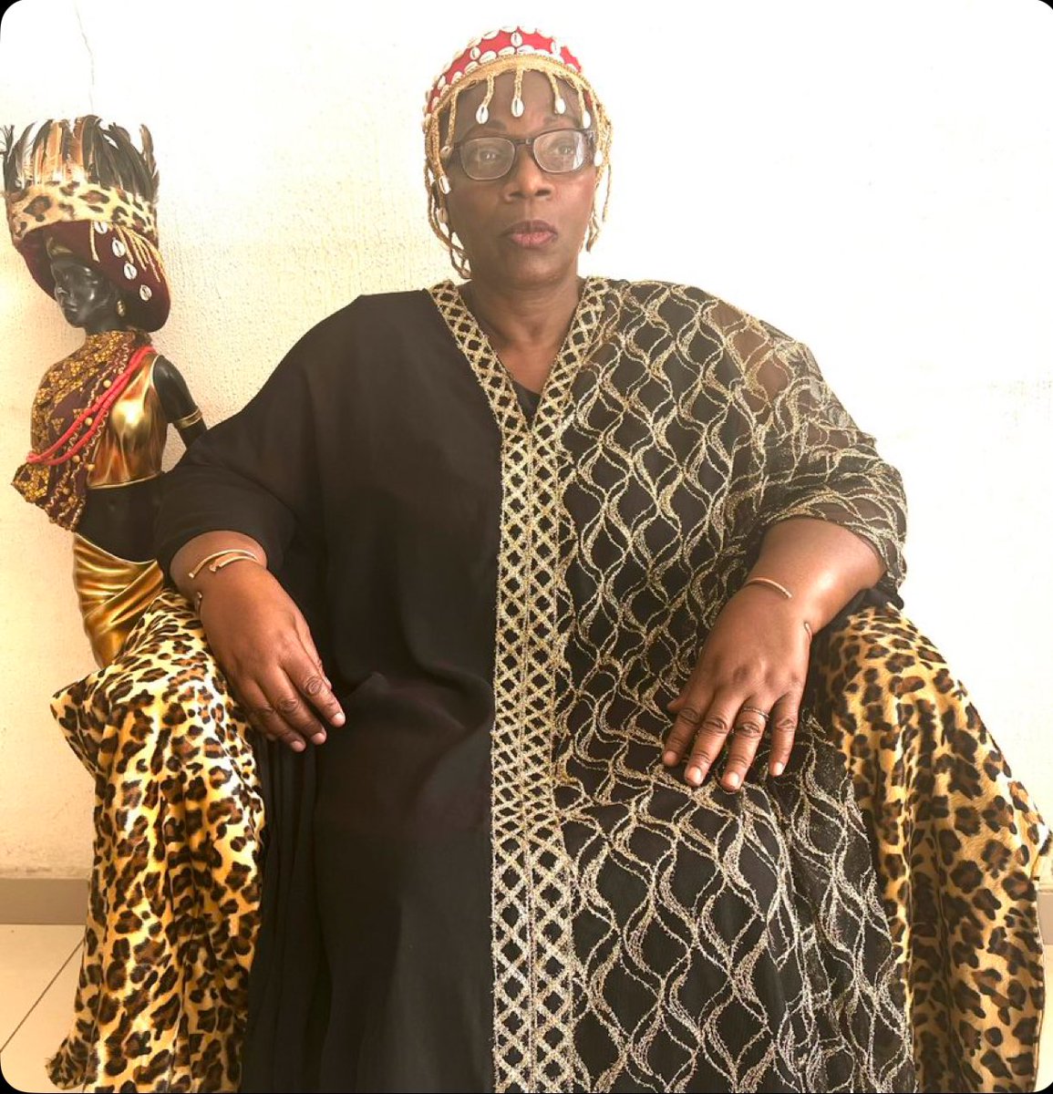 tokwauluaena2's tweet image. #RDC FélixTshisekedi ses #CorpsConstitués pillent BudgetEtat en GrosSalaires FraisFonctionnement,ils sont tous en très bonne santé pendant que le peuple crève à l’Ouest dans l’insécurité des Kidnappeurs sans courant eau route,à l’Est dans la peur des drones
#Dieu vous voit 
#SONI