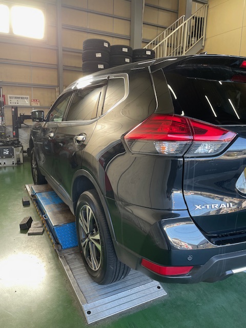 ChigasakiTg's tweet image. ADVAN dB V553 

更に静かになったADVAN dB Ｖ553は耐摩耗性能も向上しました。
セダン・クーペからSUV・ミニバンまで大変人気があります。 
静かなタイヤや乗り心地の良いタイヤをお探しの方、
お気軽にお問い合わせください！   

#ADVAN #ヨコハマタイヤ #タイヤガーデン #デシベル