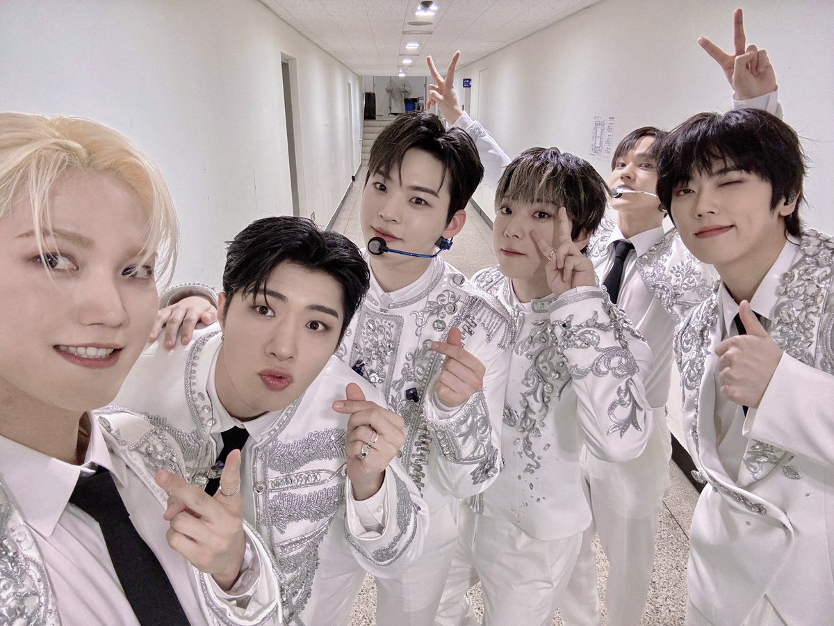 <a href="/ONF_offcl/">온앤오프 (ONF) OFFICIAL</a> 화이트데이는 봄이잖아요! 봄하면 늘 군백기이후 첫콘서트인 스팟라잇콘을 떠올려요💕 바마몬 선공개와함께 퓨즈에게 보여주고싶은것들을 꼭꼭눌러담은 사탕같이달콤한 콘서트였어요🍭 이번팬미팅도 기대할게👍
#온앤오프_이보다_달콤할수없다 
#ONF_WhiteDay 
#온앤오프 #ONF