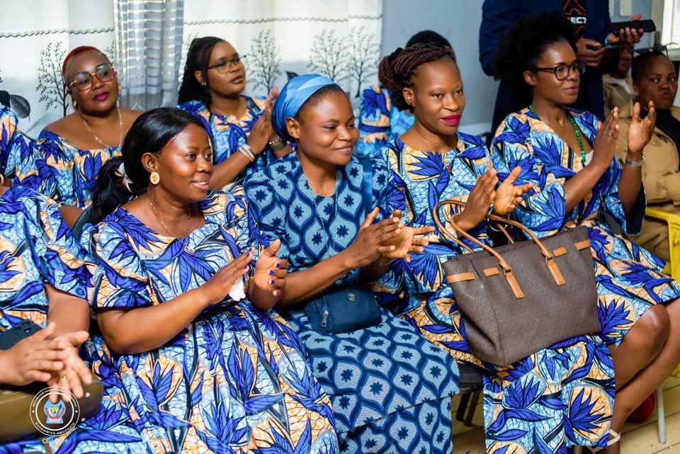 cherubinsER's tweet photo. #Kinshasa | @MutitaClotilde en dialogue avec les jeunes filles pour inspirer une nvelle génération de leaders
Une initiative du projet #ToSimbana en partnariat aec @ONUFemmesRDC qui a eu lieu au café Mozart aec les jeunes filles en situation difficile, entretenues par les sœurs. https://t.co/kG5HDnyUOX