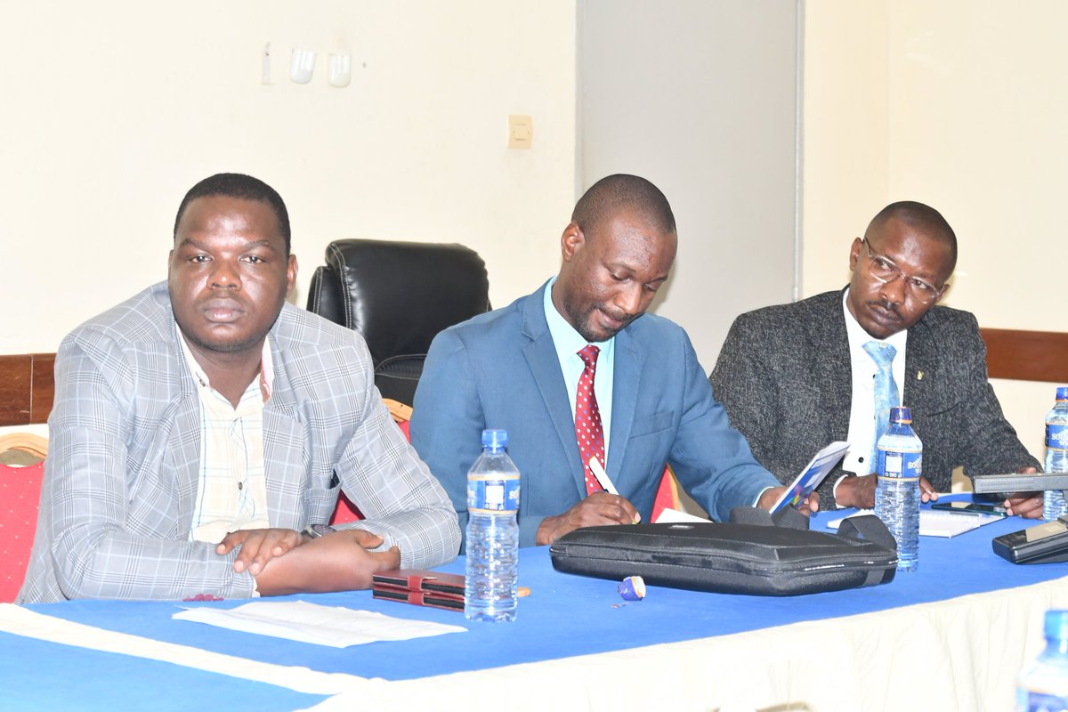 msp_burundi's tweet photo. Ce 13 mars 2026, le S.P au @msp_burundi, Dr #Pierre #SINARINZI, a présidé la réunion du comité conjoint de coordination du projet de renforcement des services de #santé #maternelle et #infantile – Phase 2 (SMI-#JICA) au #Burundi.
Mis en œuvre du 2 octobre 2023 au 1 octobre 2026, ce projet vise à améliorer la santé des femmes enceintes et des nouveau-nés grâce à l’utilisation des services #SONU de qualité dans les #FOSA des ex.provinces sanitaires de Gitega, Mwaro et de l’@hprcinfo.
La réunion a rassemblé les représentants de la JICA conduits par le Chef de mission, M. #Koide #Takumi, le Directeur du #PNSR ainsi que les responsables des institutions bénéficiaires.
Elle a permis de faire le point sur les réalisations du projet à l’approche de sa clôture.
Au cours des échanges, il a été constaté que certaines activités du projet accusent des retards, alors qu’elles sont essentielles pour améliorer les indicateurs visés.
Les participants ont ainsi convenu d’ajuster la période de mise en œuvre et de prolonger le projet de 6 mois, afin de permettre la réalisation complète des activités prévues et l’atteinte des objectifs fixés. 
Un plaidoyer a également été recommandé pour la mise en place d’une Phase 3, en vue de la mise à l’échelle du projet afin de renforcer durablement la santé maternelle et infantile à travers tout le pays.
A l’issue de la réunion, les 2 parties Burundaise et Japonaise, ont signé "un compte rendu des discussions" entérinant les recommandations convenues.