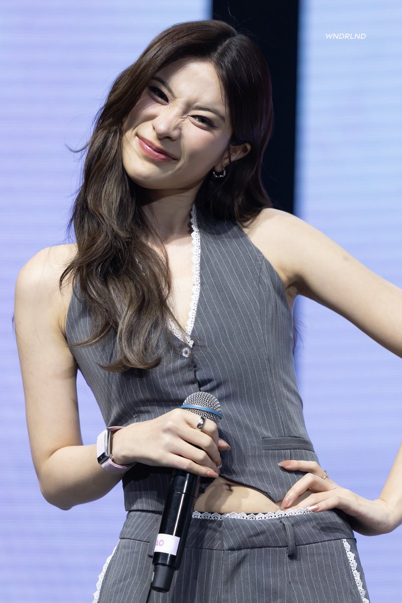 wonderland ◡̈ tweet media