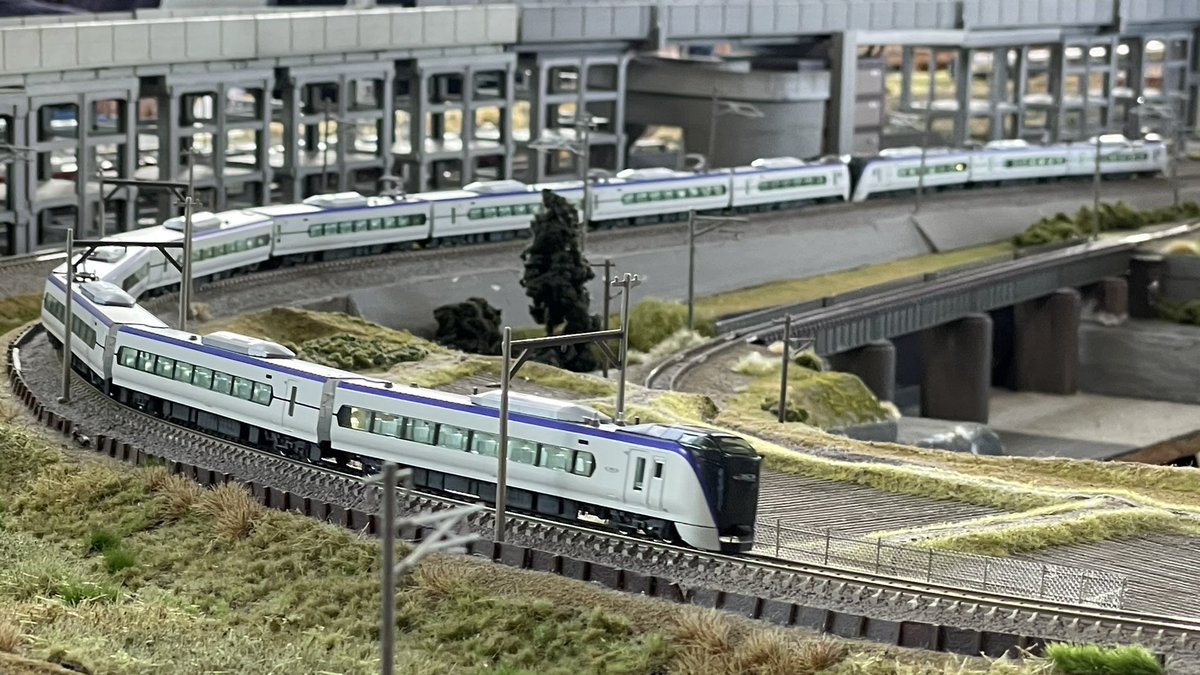 Re_Color_train's tweet photo. 【東京・本店4階】本日ご来店のお客様13

E353系特急あずさ・かいじ
E233系中央線

※ 全線貸切3h

#リカラー #Re_Color #鉄道模型 #ｎゲージ  #レンタルレイアウト https://t.co/tiJwdutCQC