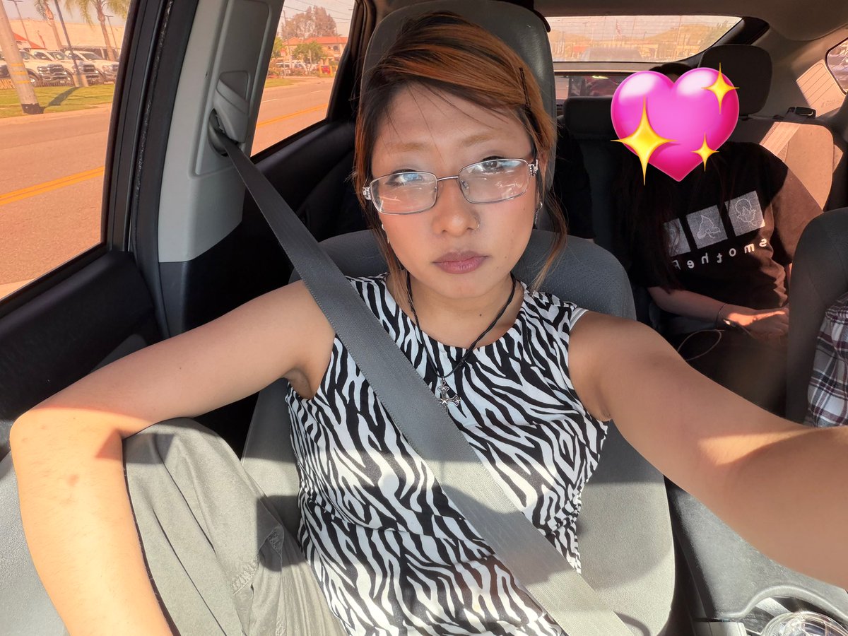 knives⚔️ tweet media