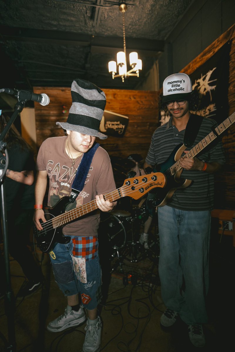 Reilly’s Bad Photos tweet media