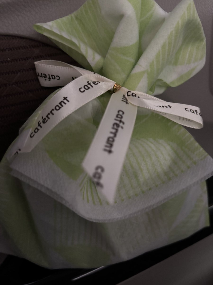 とんすけ tweet media