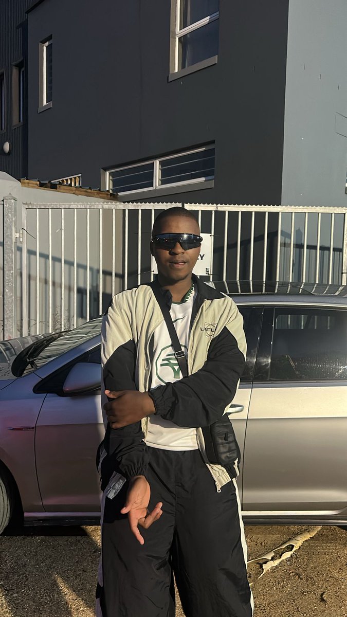 qhamani_silinga's tweet photo. 🌓 https://t.co/4CFvdMBhGj