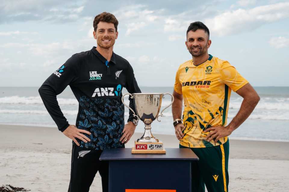 🚨 Again After T20 World cup, New Zealand and South Africa begin road to 2028 T20 World Cup 🏆 .

➡These two teams met just ten days ago in the semi-final of the T20 World Cup, but they begin this five-game bilateral series with very different-looking sides.

➡ Only four