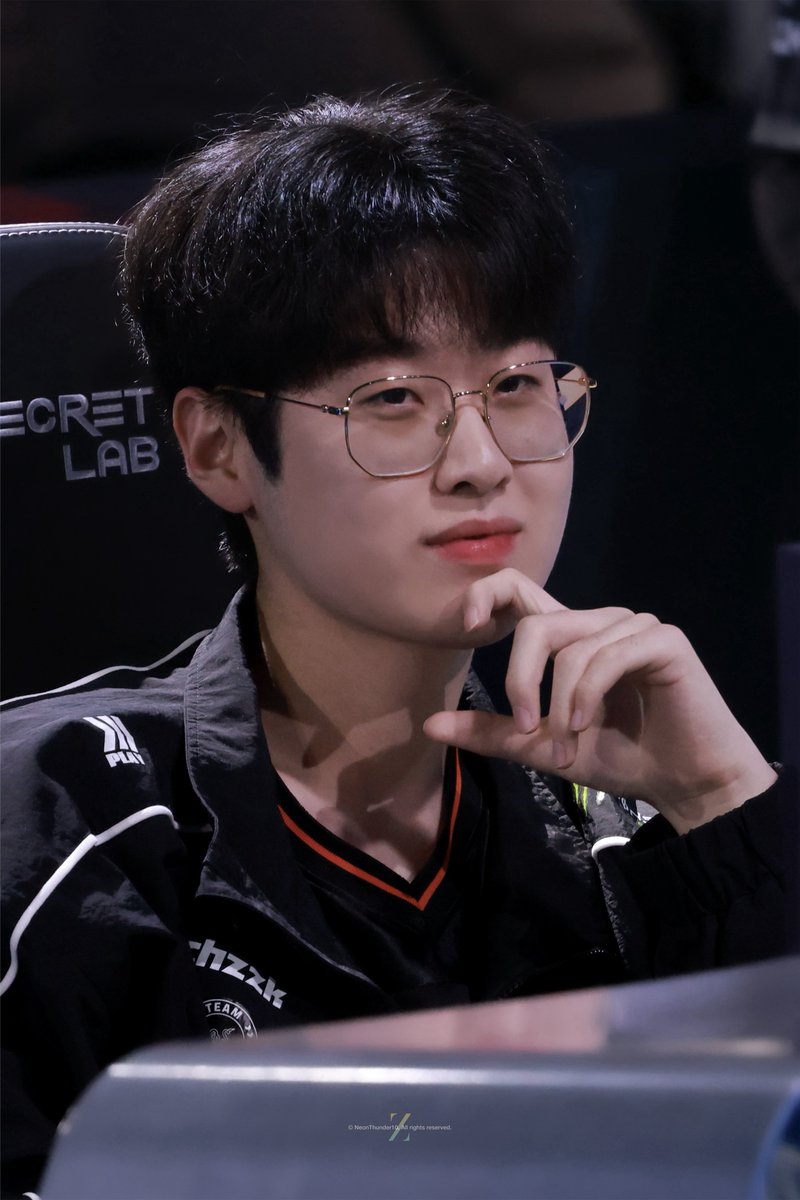 NeonThunder tweet media