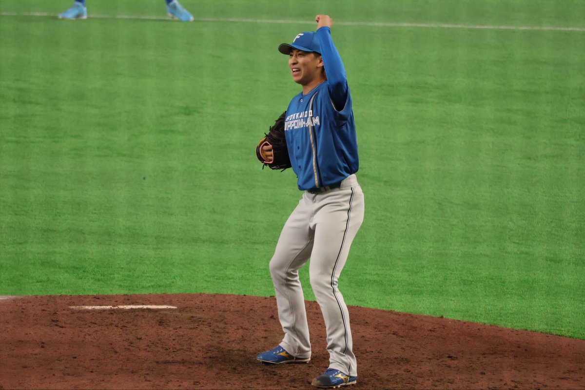 muuummin tweet media