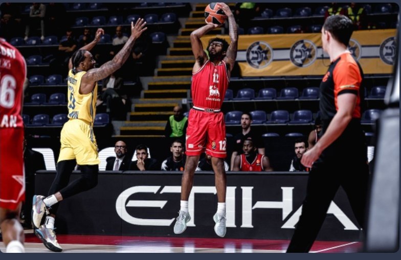 MarcoIlliano3's tweet image. #Eurolega, l'#OlimpiaMilano, mantiene vive le sue chance di playin, superando il Maccabi 96 ad 87, con un #Nebo da 19 punti e 10 rimbalzi e uno #ShevonShields da 17. L'Olimpia al momento è dodicesima quando mancano 7 partite