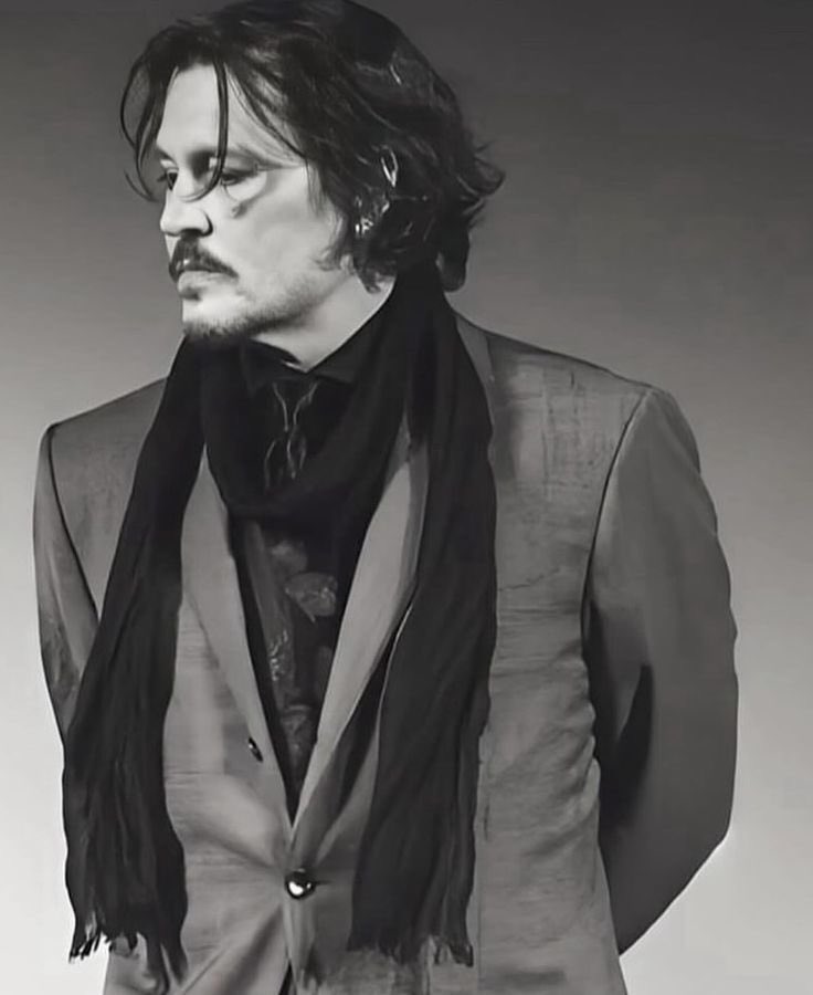 Johnny Depp tweet media