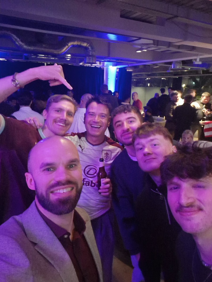 Lee Cologne tweet media