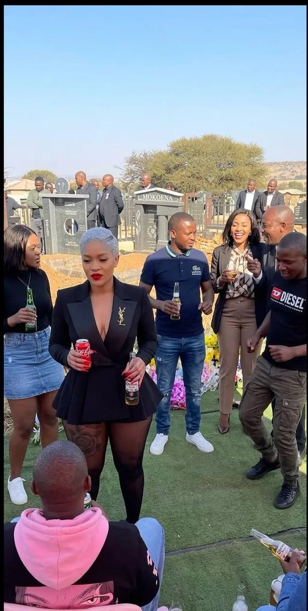 Mark 15:35 tweet media