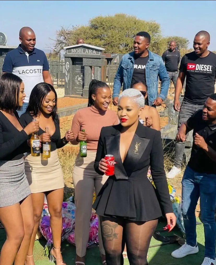 Mark 15:35 tweet media