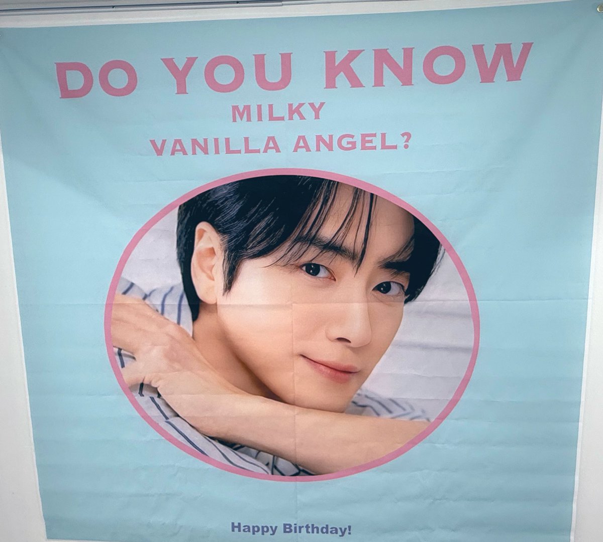 junsharu0313's tweet photo. 🎀HAPPY JUNHYUK DAY🎀
넘아기자기하게 꾸며진 생카🫶🏻 공간도 넓어서 쪼금 여유롭게 볼수있어서 좋았어요 (ღ•͈ᴗ•͈ღ) 컵수집가로써 너무 귀여운 디자인의 컵이랑 특전🎶 덕분에 행복한생일이였습니다 ♥️ 
 
#이준혁 #HappyJunHyukDay
#해피밀바엔데이_26 @HBD__26 https://t.co/sHKxhLMxDs
