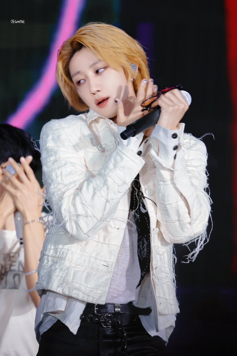 sonnet18_ tweet media