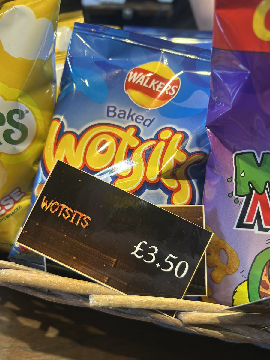 Emma Top Thrill Tourists tweet media