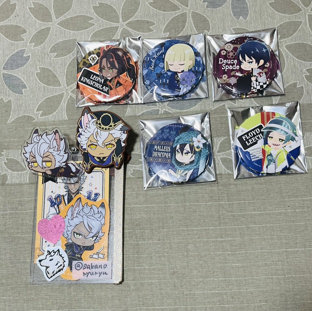 ツイステ展 缶バッジ フロイド - メルカリ ツイステ展 缶バッジ フロイド - メルカリ