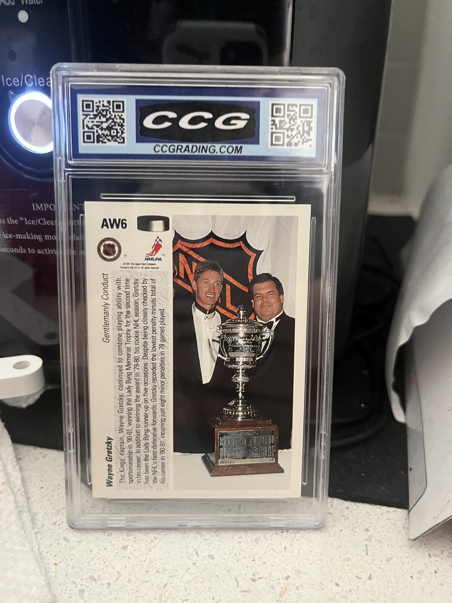 bens_toy_attic's tweet photo. @3bangerbreaks @kirkseguin71 Wayne Gretzky 1991 Upper Deck #AW6 Hologram CCG 9.5 Kings $35 https://t.co/nXOLl6zmaq https://t.co/EG2WuPajHS