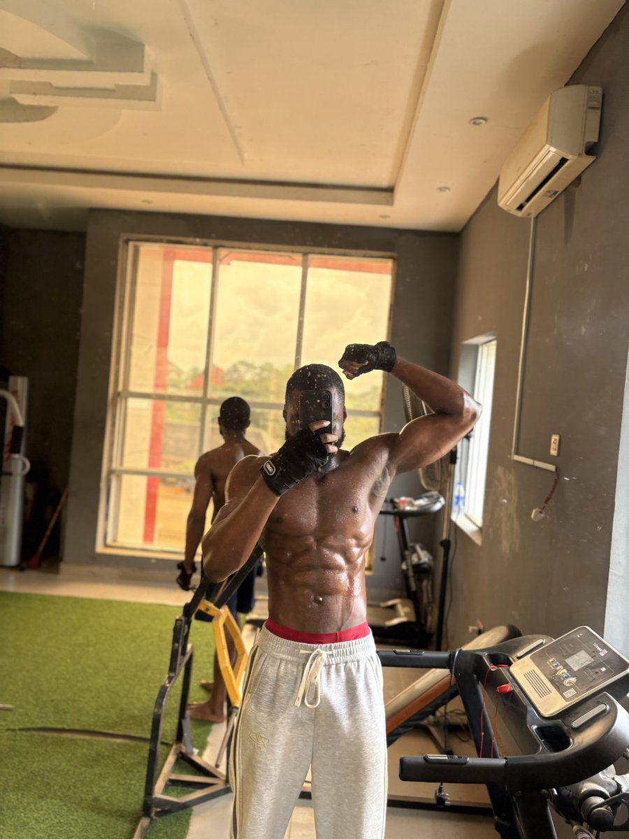 Months ago,gym don tire me😓