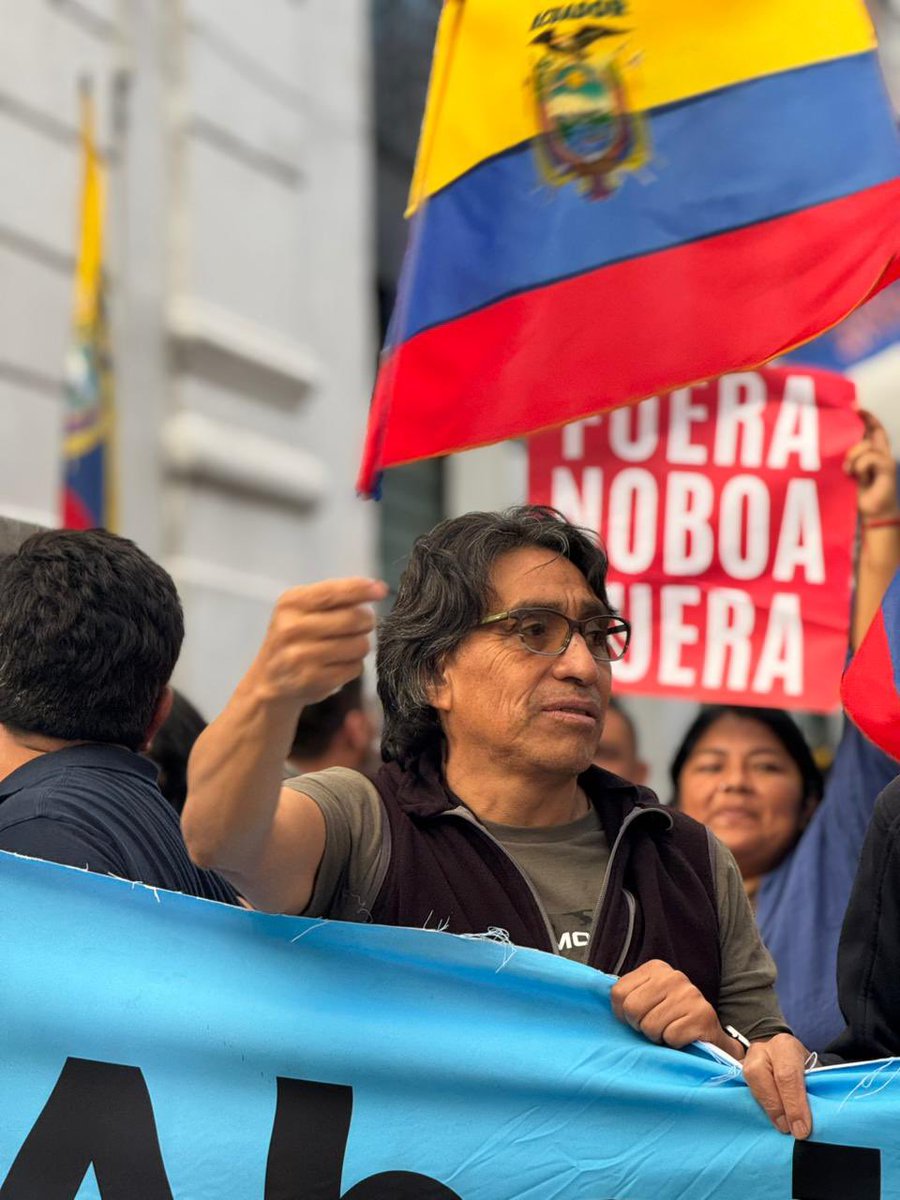 Ayer fue la "mega marcha" para sacar al Presidente Daniel Noboa y NADIE se enteró. Fueron 4 pelagatos.
La oposición está tan en la mierda, que la cara de la marcha fue el mamarracho de Virgilio Hernández.