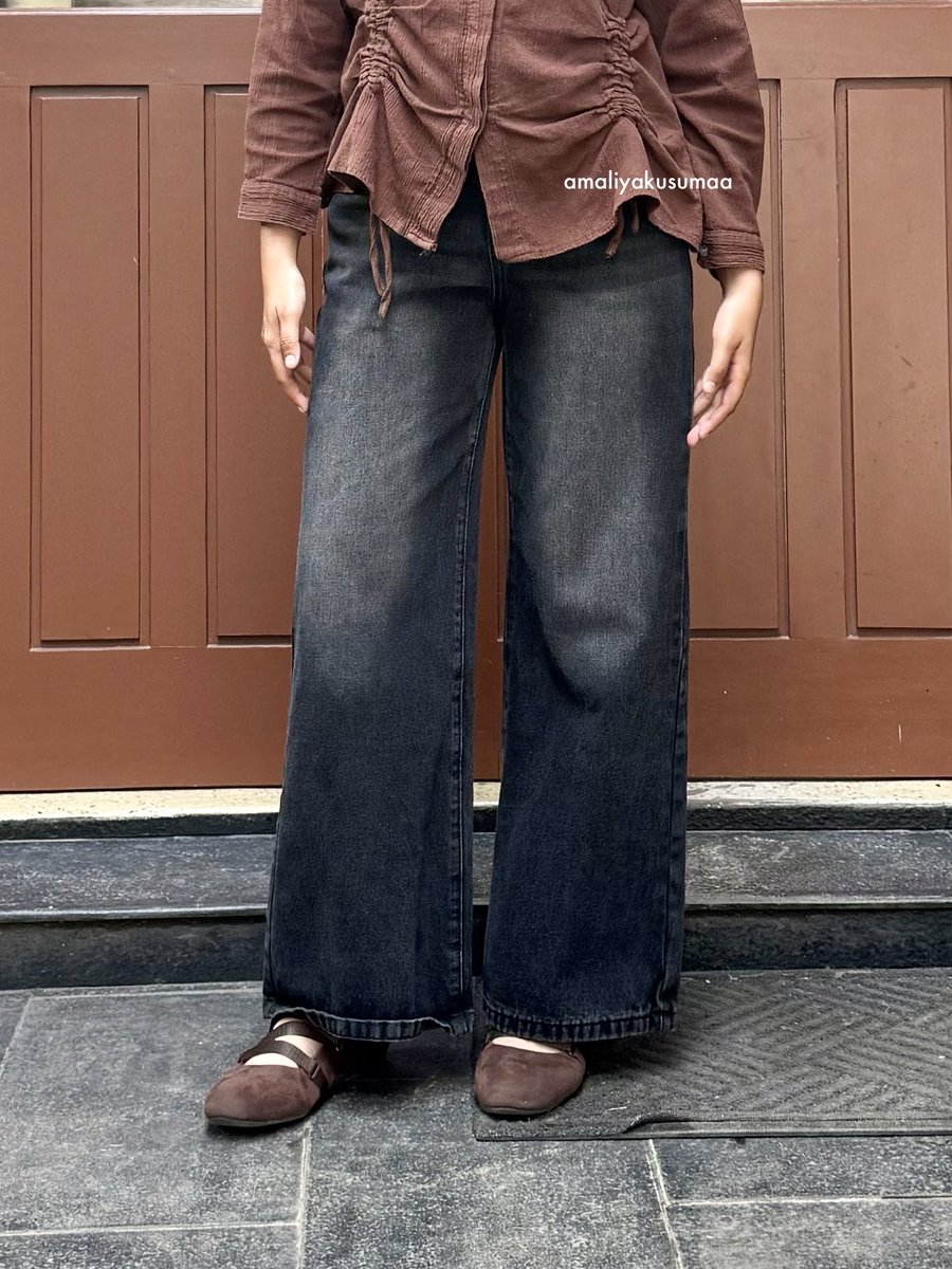 amaliyakusumaa's tweet photo. JEANS CUCI KERING PAKAI, LIRIK MEREKA🫵🏻

warpath, lulu, lassie alpha, mein, vierlin, yoyo. cuttingan oke, bahan top &amp; paha lebar friendly💯 https://t.co/Qfb0KlZ4MR