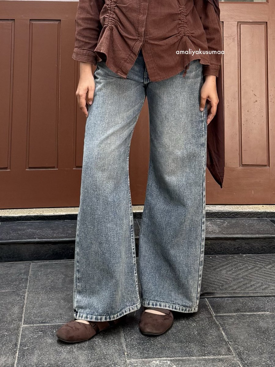 amaliyakusumaa's tweet photo. JEANS CUCI KERING PAKAI, LIRIK MEREKA🫵🏻

warpath, lulu, lassie alpha, mein, vierlin, yoyo. cuttingan oke, bahan top &amp; paha lebar friendly💯 https://t.co/Qfb0KlZ4MR