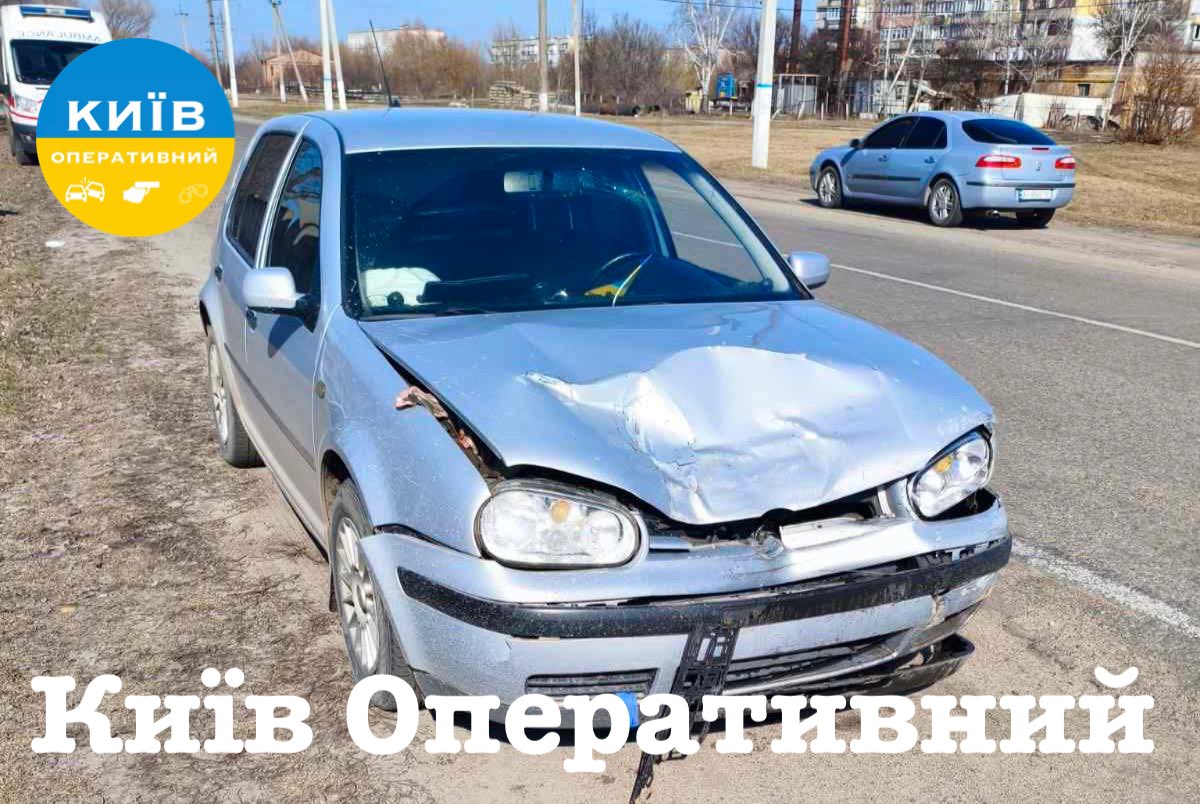 KyivOperativ's tweet image. ДТП за участі #Volkswagen та #Lada у селищі Баришівка закінчилося для останнього перекиданням на дах. Є потерпілі. Інформація уточнюється.
