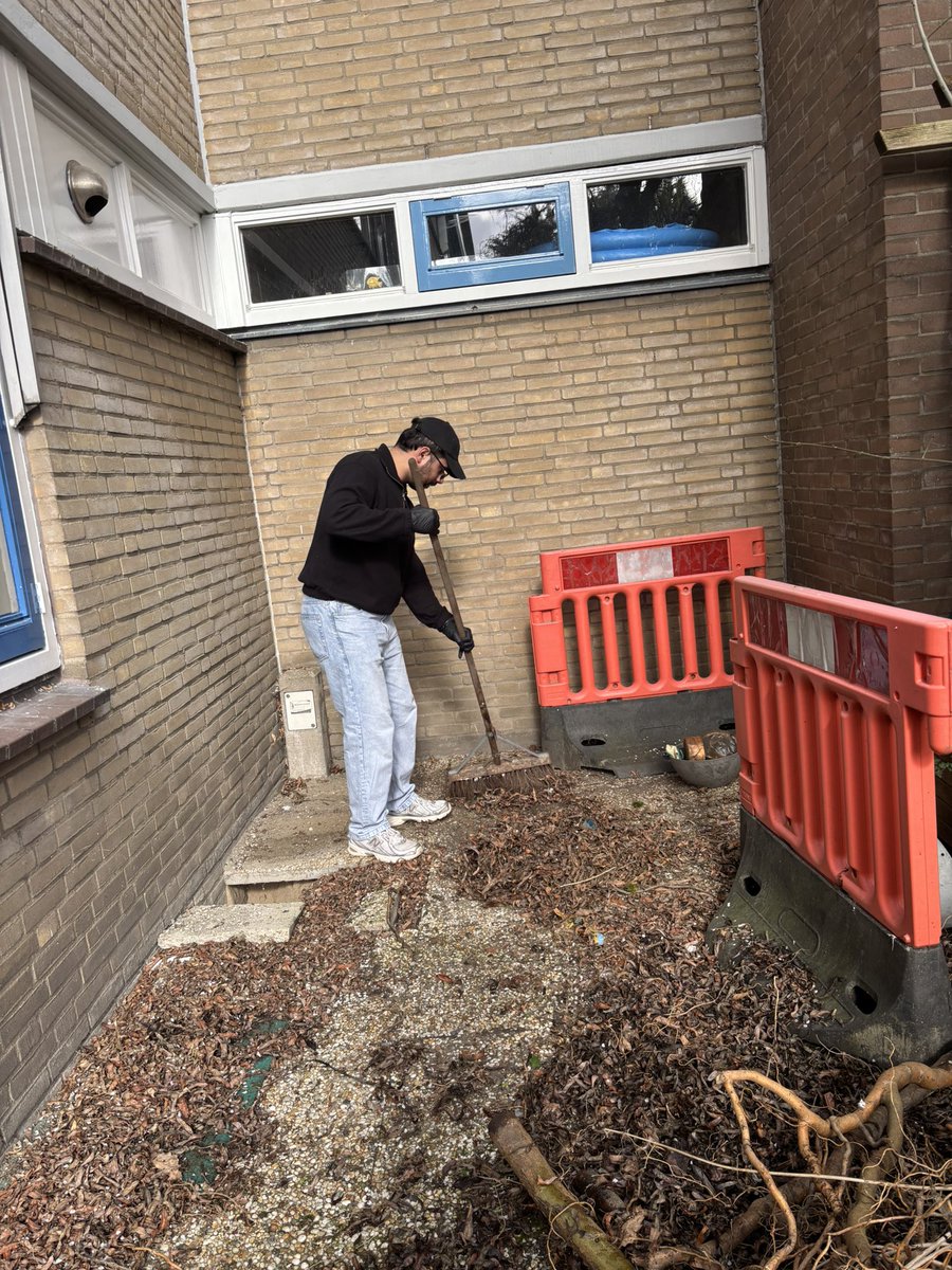 Moslimjongeren Den Haag tweet media