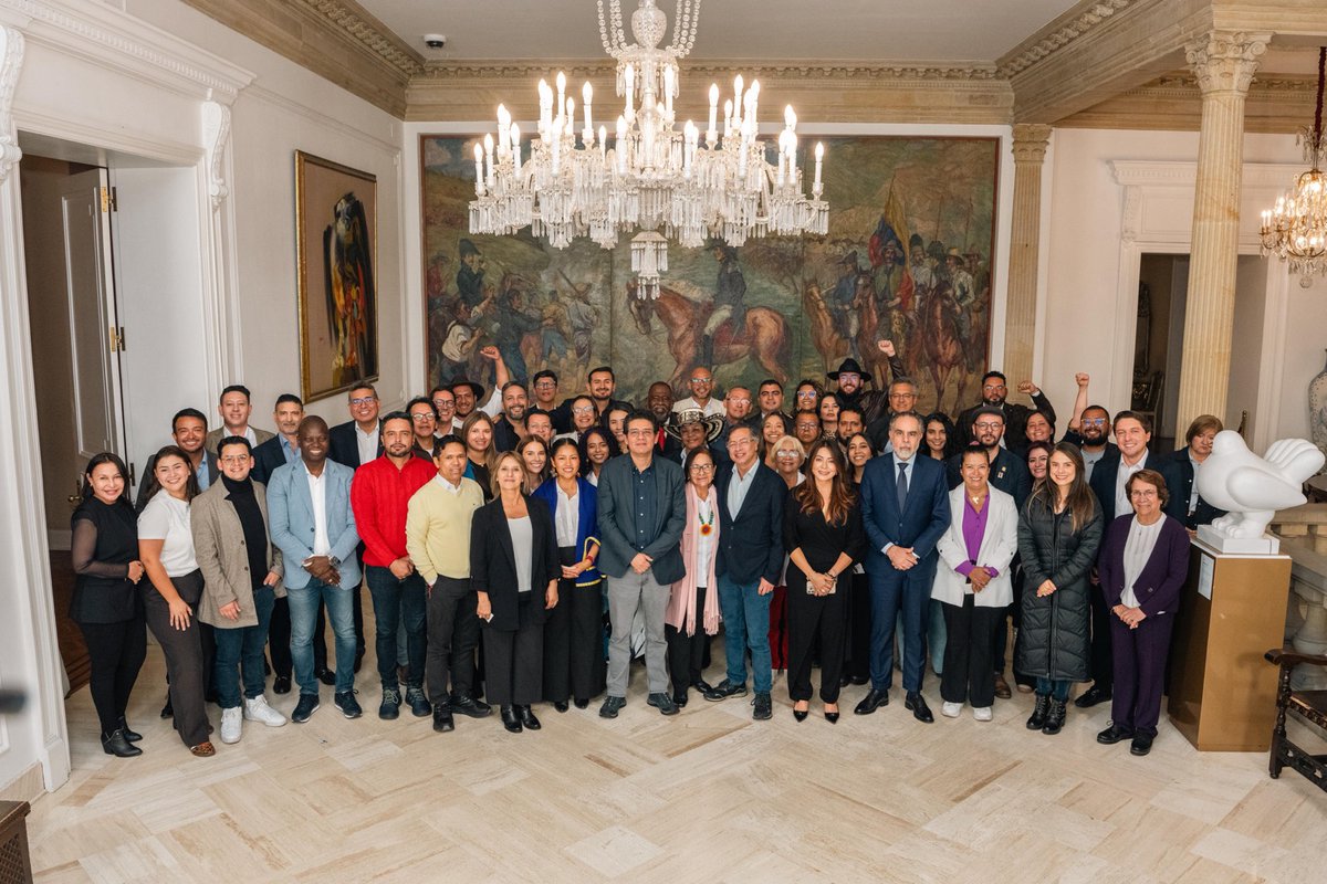 Gustavo Petro tweet media