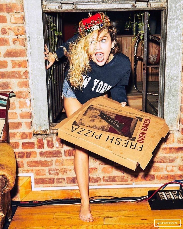 miley pics (@cyrus_archive) on Twitter photo 