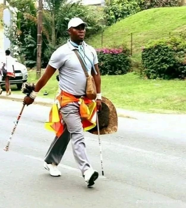 Untencane uphakame kakhulu ngalengoma le "engalobolile" aysuka mani