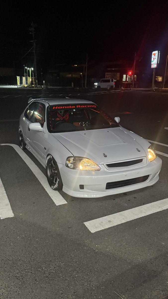 eli__yy's tweet photo. 約1年ぶりの復活です
俺の車が一番カッコイイ https://t.co/wedM4TS4ys