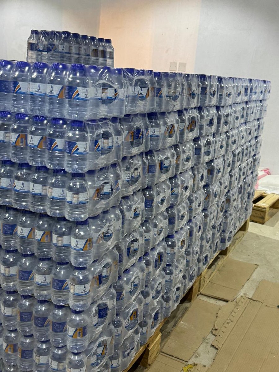 khggsa's tweet photo. "من فطر صائماً كانا له مثل أجره " 
بتوفيق من الله تم توزيع 265 ربطة ماء بدعم من فاعل خير لتفطير مستفيدينا في هذه الليالي العشر 
نسأل الله ان يتقبل من الباذل عطاءه ويضاعف له الحسنات في شهر الخيرات .
#أجر_تفطير_الصيام
#سقيا_الماء https://t.co/CTF77RYbxD