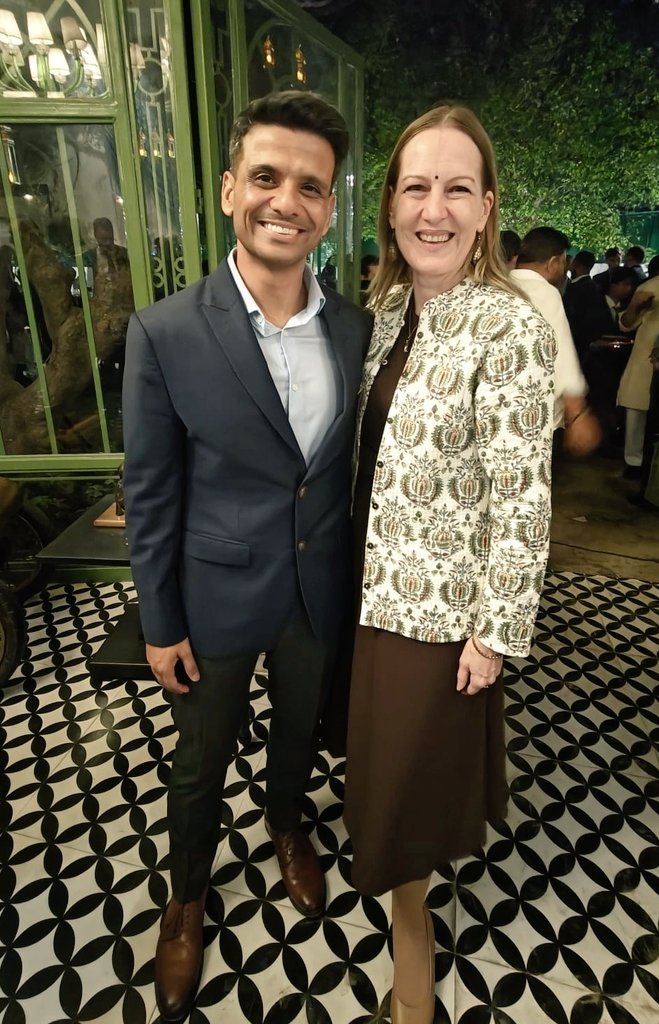 Sᴜᴢᴀɴɴᴇ Bᴇʀɴᴇʀᴛ tweet media