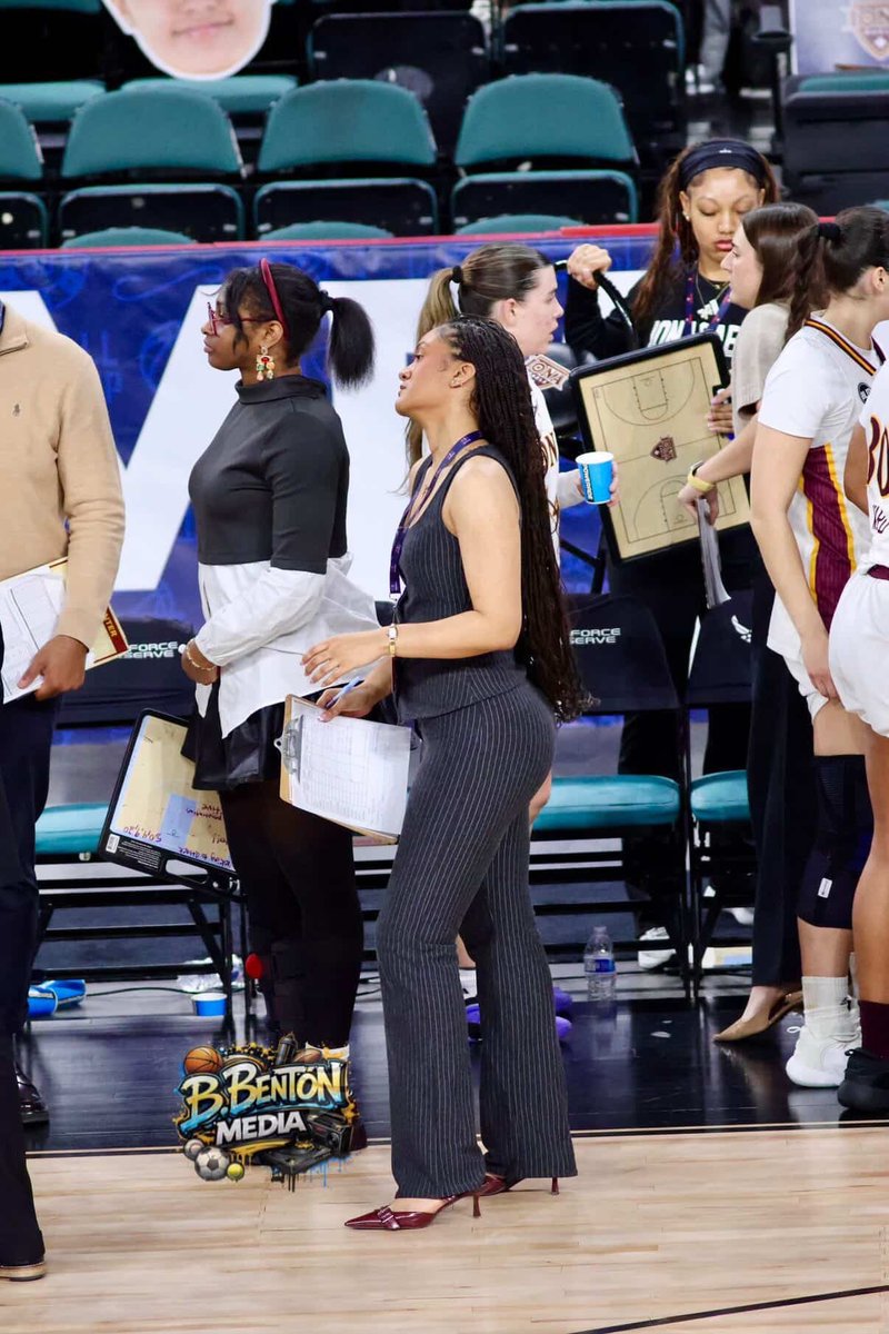 Mia Andrews tweet media