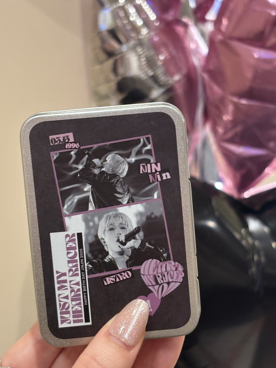 컨셉이 너무 좋아💖🫧  진우 사진들도 포토존도 너무 예뻐서 사진 많이 찍고 즐겁게 보냈어요🫶🏻 케이크를 귀엽게 꾸미고 가장 멋졌던 순간의 포스트잇도 남기고 틴케이스도 당첨됐어~👏🏻 생카 열어주셔서 감사합니다( ᵕ̩̩ㅅᵕ̩̩ )♡ 
#진진 #심쿵진우_생일제일_큥 <a href="/inudasaikoo/">☻ㅏ</a>