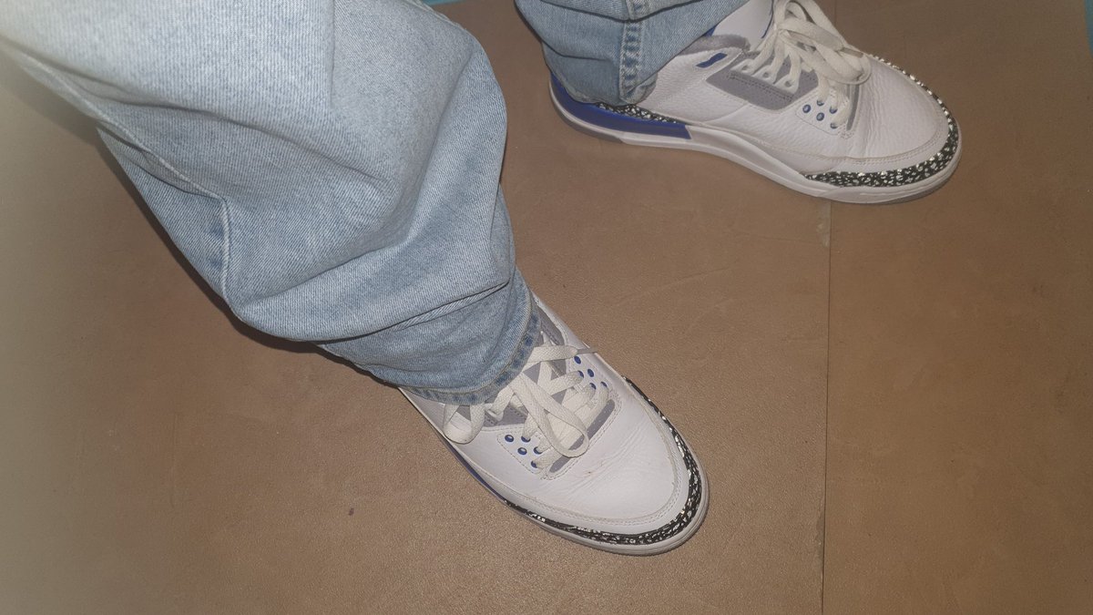 Jejurelienmi's tweet photo. @Sneakerologue @Jumpman23 Racer blue https://t.co/dVP1BAxxSB