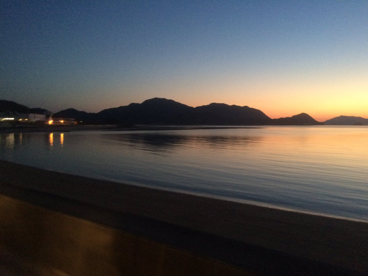Koki_Kan's tweet photo. お客様から一緒に写真撮ろうとお声掛け頂きました◎
大三島の滞在に喜んで頂けたようで嬉しいです！温泉好きらしく、マーレグラッシアも2時間楽しんだみたいで🙆‍♂️ https://t.co/KtO8ZxpjNb