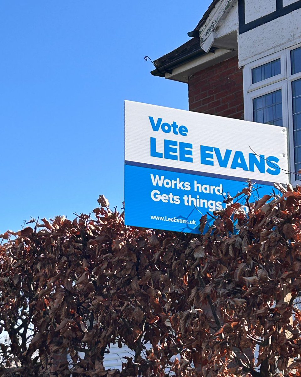 matthewbarberUK's tweet image. Beautiful day to be out campaigning in #Stanford 💙