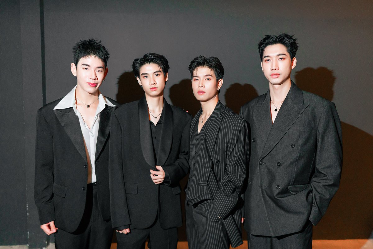 Blue and Co. tweet media